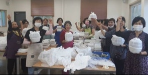 김제성암노인복지센터 975명 어르신에 보양식 대접