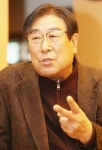 한 달 후에 통일되면 만나자 했는데, 생이별 70여년이 다 돼가네 피난길에 가족과 생이별 노병춘 옹