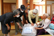 폭염 속 주민건강 직접 챙기는 황인홍 무주군수
