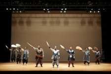 전북도립국악원의 창극 달의 전쟁-말의 무사 이성계 선보여