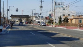 군산 미군기지 코로나 확진자 다수 발생, 기지 앞 적막