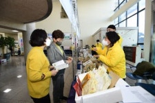 남원시사회적경제협의회 설명절 선물세트 현장 판매 실시