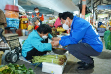 내가 전북 경제 살릴 적임자, 도지사 후보들 첫 주말 지지세 결집에 주력