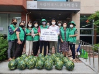 송천2동 새마을부녀회, 여름맞이 경로당 수박 나눔