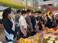 익산시의회, 전통시장 장보기 행사 가져