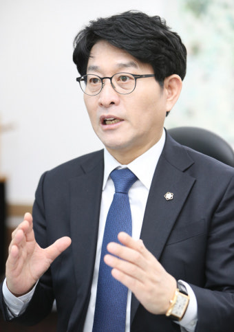 [기획] <하> 홍요셉 전북변호사회장 