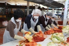 무주반딧불시장 상인 김장 나눔 행사