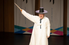 열쇳말로 돌아본 2023 전북 문화계…문화자치, 거리예술, 판소리, 전주한지, 탄소예술, 아카이브