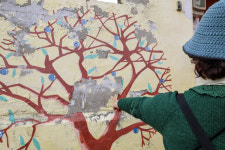 낙서에 페인트도 벗겨진 벽화들…전주 자만벽화마을, 시설 보수 필요