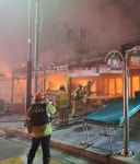 설 명절 앞두고 어쩌나, 부안 격포항수산시장 화재...점포 11곳 소실