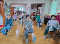 정읍시, 어르신 낙상 예방 운동 운영…건강 지키고 사고 줄인다