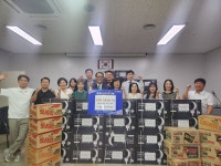 전주시 서신동 주민자치위 지역경로당에 선풍기와 라면 전달