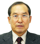 신발을 만지고 식사하는 식탁 문화는 빨리 개선되어야