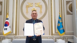 23년간 밝은 세상 밝혀온 안경사 삼례 센스안경원.금강보청기 오상영 원장, 국무총리 표창 수상