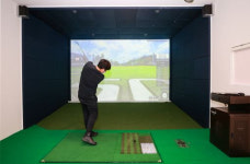 불황 속에서도 켜진 골프 열기… 전북 스크린골프 확장과 그늘