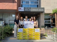 전주송천초 학부모회 4년째 기부, 송천2동에 라면 20상자 전달