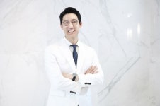 [김승수 원장 건강칼럼] 치과공포증 잠재우는 수면임플란트, 다양한 케이스에 활용 가능해