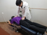 [정재훈 원장 건강칼럼] 신체 균형 무너진 교통사고 후유증, 추나요법으로 치료 가능