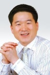 “주민 입장서 보고 생각하겠다”