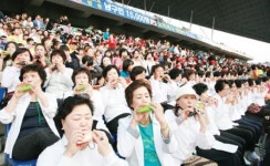 시민 1만5천여명…‘오카리나’로 하나되다