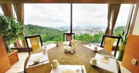 36년 전통 중식당 ‘예원’ 신양파크 6층…中 4대 정원 인테리어 ‘눈길’