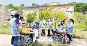 장흥고 모자동행봉사단, 노인요양시설 봉사활동