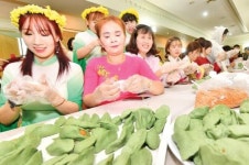 추석명절 앞두고 즐겁게 송편빚어요