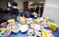 급식소 운영중단에 대체식품 지원