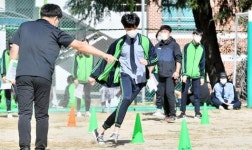 체력측정하는 학생들