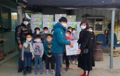태평염전, 파란꿈지역아동센터에 ‘사랑의 김치’ 전달