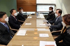 김삼호 광산구청장, 하나은행 선별진료소 설치 감사인사