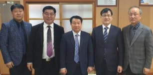 광주 양동초교 13회 동문, 모교에 발전기금 전달