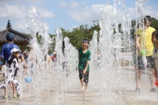 장성 홍길동 테마파크 물놀이장 ‘성황’