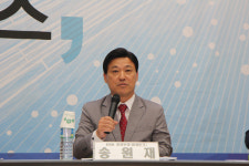 [공감신문-사진] 발언하는 송원재 KNN 정경부장