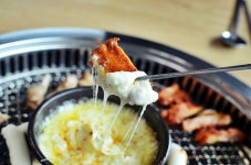 가평 맛집 칠오숯불닭갈비, 치즈퐁듀로 맛 더한 특별한 닭갈비 제공
