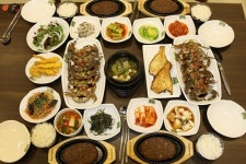 경주 보문단지 맛집 진수성찬, 국내산 한우로 만든 한우수제떡갈비 제공