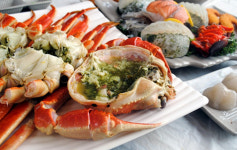 속초 대게 맛집 동명항게찜, 담백한 대게와 물회 제공