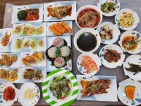 속초 맛집 청정대게, 게찜 주문 시 자연산 활어회 등 25가지 먹거리 제공