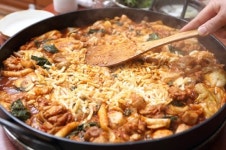 강원도 삼척 맛집 명동닭갈비, 12년간 변함없는 맛 선봬