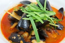 강릉 맛집 김우정 초당짬뽕순두부,  푸짐한 해물과 특별한 메뉴 선보여