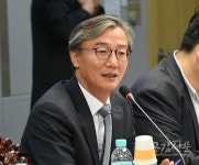 [공감신문 생생국회] 전자출판 유통구조 토론회 참석한 전재수 의원
