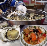 영양만점 원조 한방굴구이집 티파니횟집, 거제도 굴구이 맛집으로 눈길