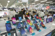 지난달 프리미엄 스마트폰 판매량, 올해 들어 최고치 기록