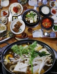 전통방식으로 만드는 고소한 잣두부...가평 아침고요수목원 근처 맛집 언덕마루