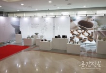 [공감신문 생생국회] 국회 전시된 고려청자·분청사기·백자, 어디서 온 걸까?