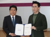 센트럴원 입점 계약체결한 (주)플레이팅컴퍼니 최현석ㆍ오세득ㆍ유현수 셰프, 지난 20일 조인식 가져