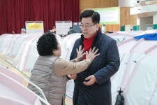경북도지사 출마 김광림 의원, 지진 직후 합동상황본부 찾아 이재민 위로