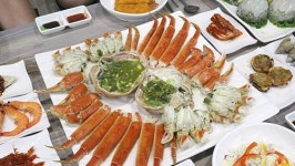 속초 여행, 대게 찜·라면 등 맛집서 다양한 음식 맛볼 수 있어 