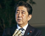 日, 사학스캔들-재팬패싱에 잃은 민심 북일회담으로 판뒤집기 준비