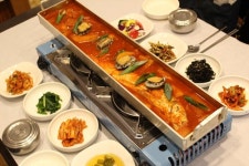 제주도 갈치조림 맛집 기원뚝배기, 갈치 한 마리가 통째로 나오는 통 갈치조림구이 제공
